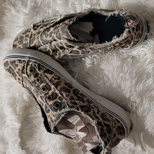 Blowfish Malibu distressed shoe